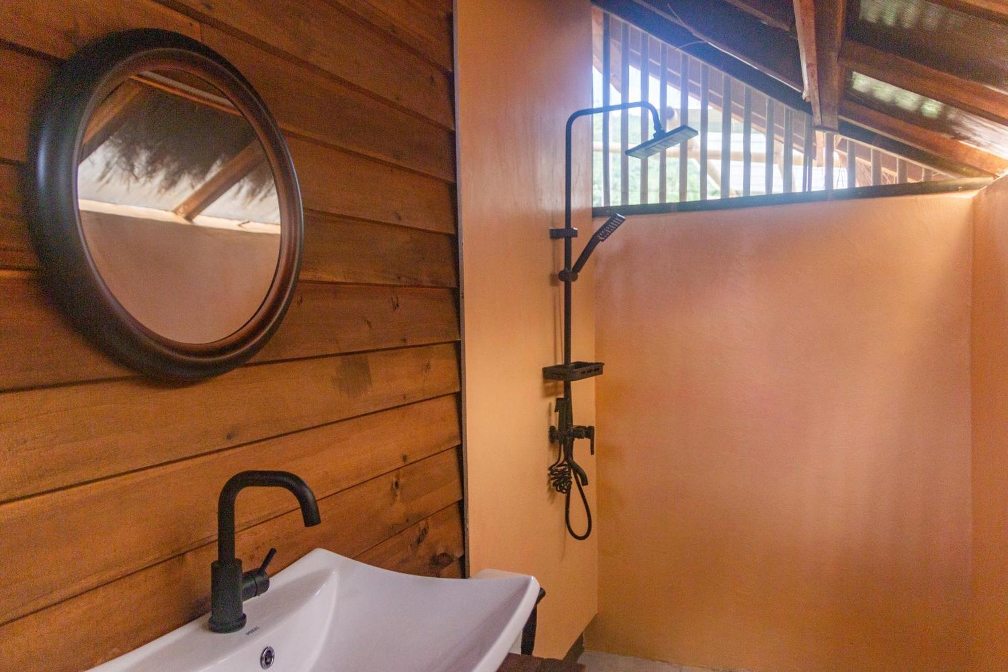 Eco Sanctuaries Nature Lodge Nacpan Beach, El Nido Szoba fotó